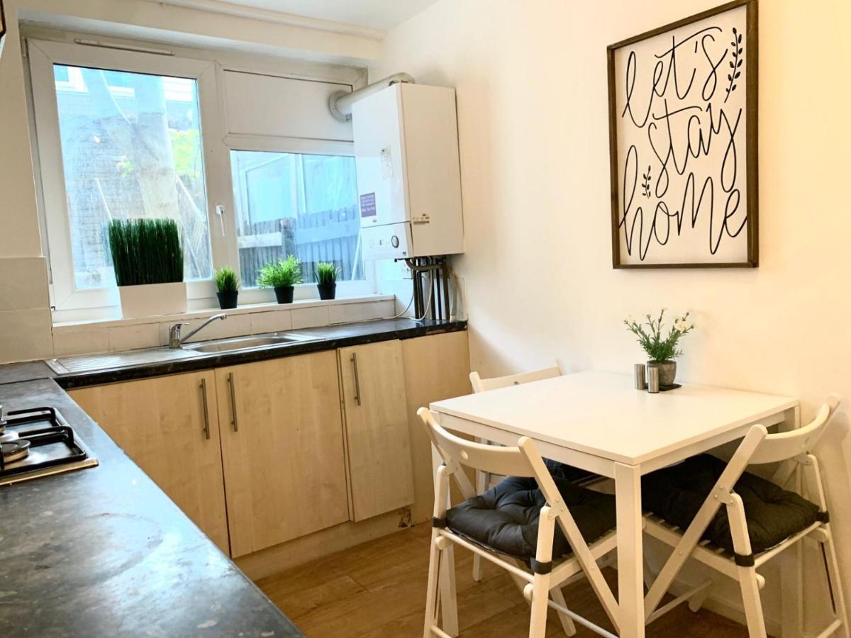 Private Bedrooms In A Flat! Home Away From Home! Shared Bathroom London Eksteriør bilde