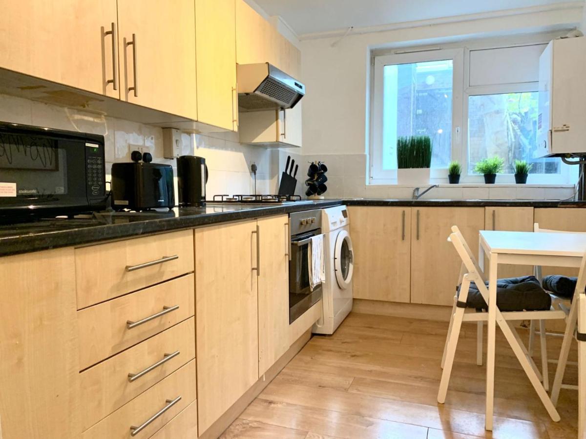 Private Bedrooms In A Flat! Home Away From Home! Shared Bathroom London Eksteriør bilde